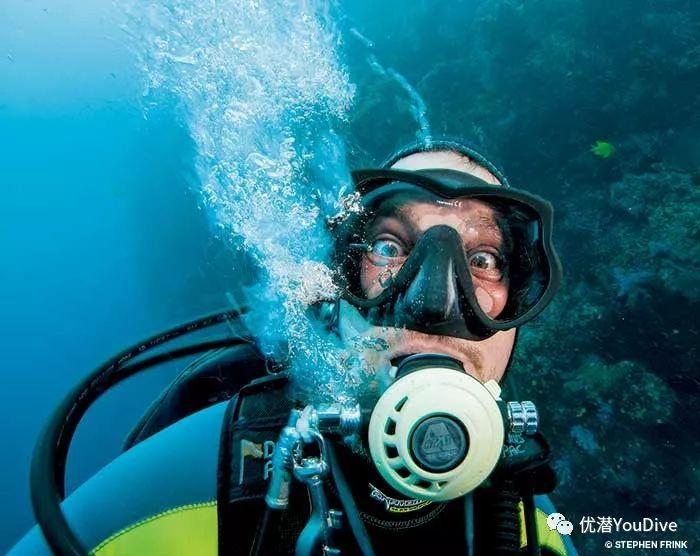 草原英雄事迹展览馆，保存了许多龙梅玉荣资料，记载了龙梅玉荣的冻伤情况